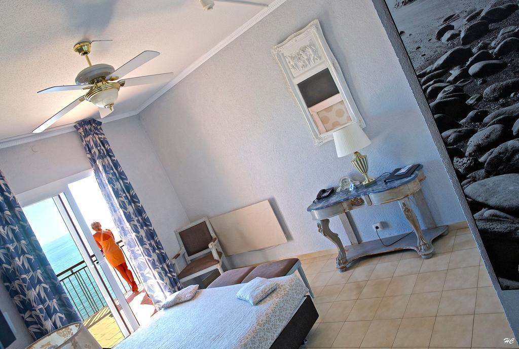 Hotel Grifeu Llanca Ngoại thất bức ảnh